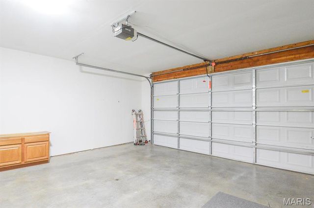 1668 Lakepointe Estates Drive, O'fallon, IL 62269