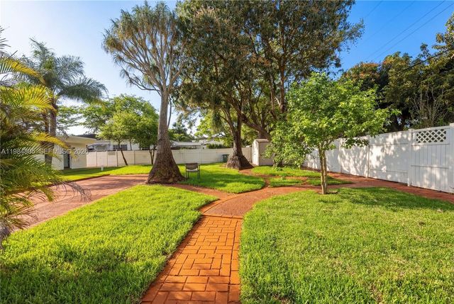 10910 NE 9th Court, Biscayne Park, FL 33161