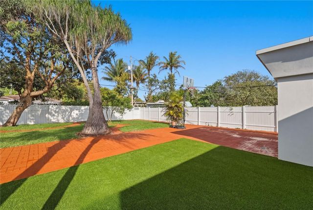 10910 NE 9th Court, Biscayne Park, FL 33161