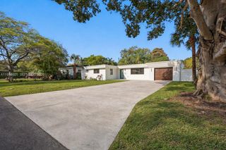 10910 NE 9th Court, Biscayne Park, FL 33161