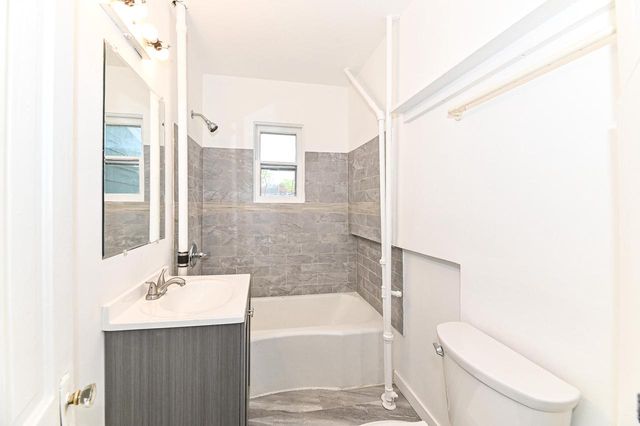 3270 S 92nd STREET, Milwaukee, WI 53227