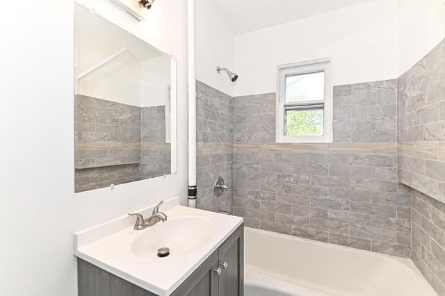 3270 S 92nd STREET, Milwaukee, WI 53227