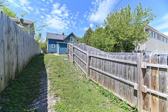 3270 S 92nd STREET, Milwaukee, WI 53227