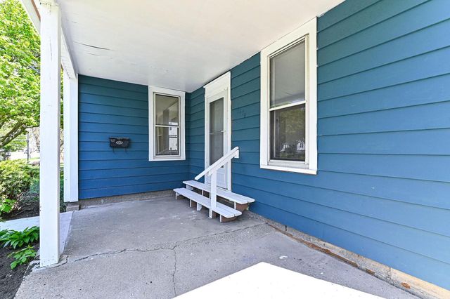 3270 S 92nd STREET, Milwaukee, WI 53227