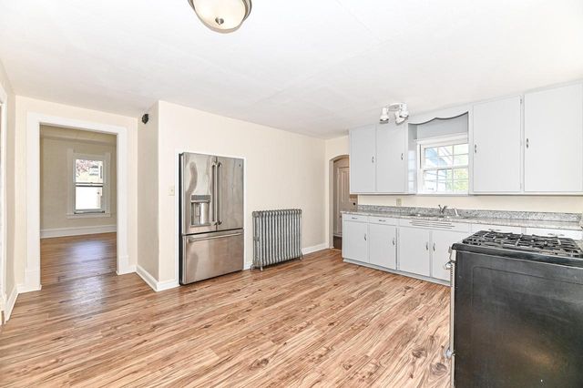 3270 S 92nd STREET, Milwaukee, WI 53227
