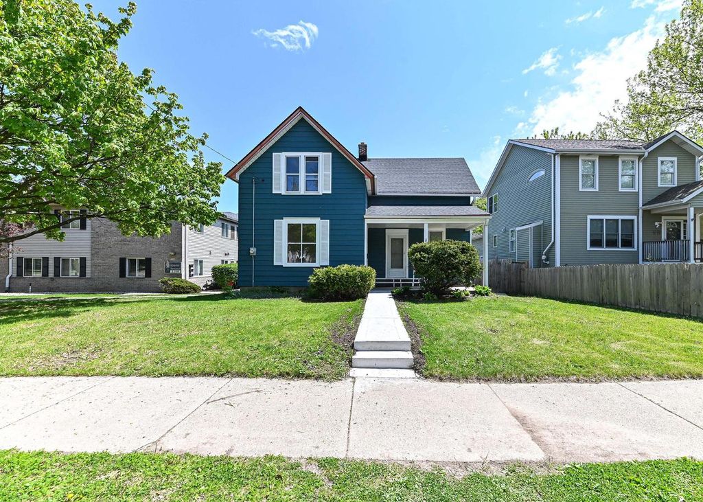 3270 S 92nd STREET, Milwaukee, WI 53227