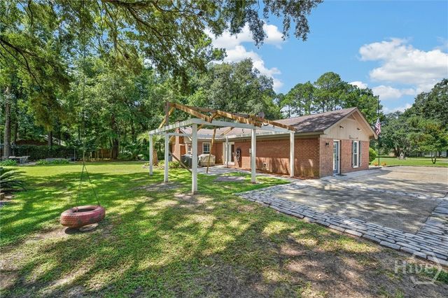 63 Mill Run Road, Richmond Hill, GA 31324