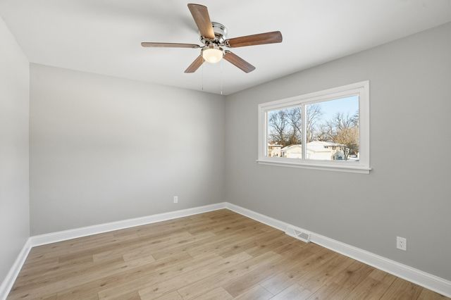 2008 Sir Richard Road, Schererville, IN 46375