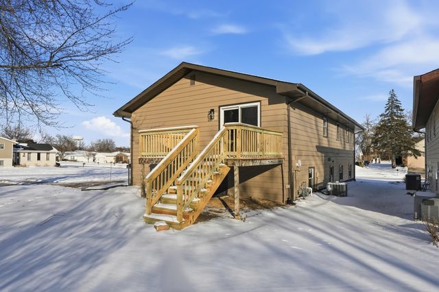 2008 Sir Richard Road, Schererville, IN 46375