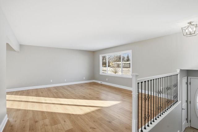 2008 Sir Richard Road, Schererville, IN 46375