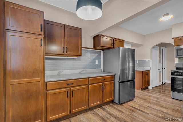 16565 Roselawn Street, Detroit, MI 48221