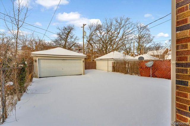 16565 Roselawn Street, Detroit, MI 48221