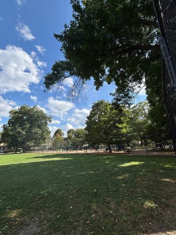 125 Pleasant 608, Brookline, MA 02446