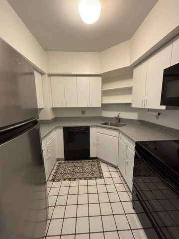 125 Pleasant 608, Brookline, MA 02446