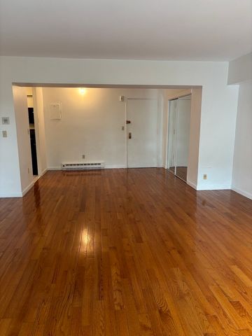 125 Pleasant 608, Brookline, MA 02446