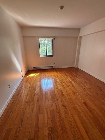 125 Pleasant 608, Brookline, MA 02446