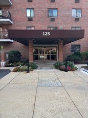 125 Pleasant 608, Brookline, MA 02446