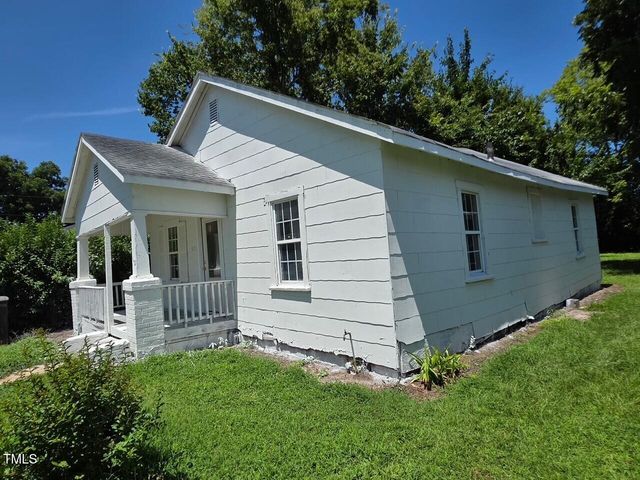 905 Chestnut Street, Fayetteville, NC 28301