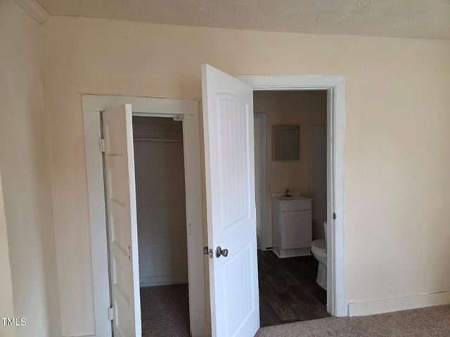 905 Chestnut Street, Fayetteville, NC 28301