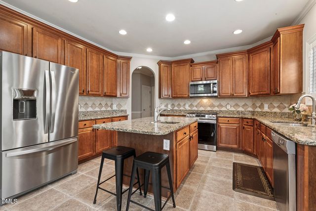 5516 Colonial Oaks Drive, Apex, NC 27539