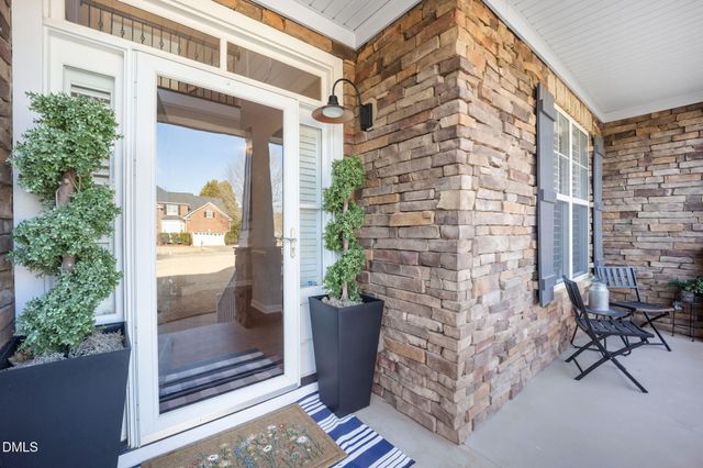 5516 Colonial Oaks Drive, Apex, NC 27539