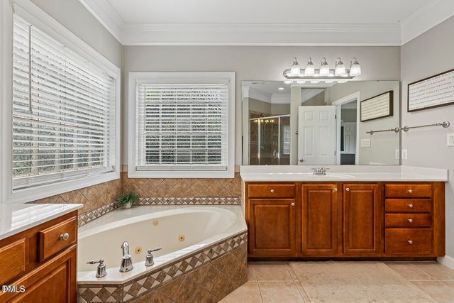 5516 Colonial Oaks Drive, Apex, NC 27539