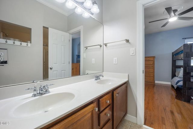 5516 Colonial Oaks Drive, Apex, NC 27539