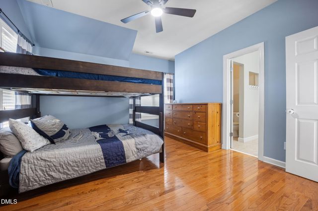 5516 Colonial Oaks Drive, Apex, NC 27539