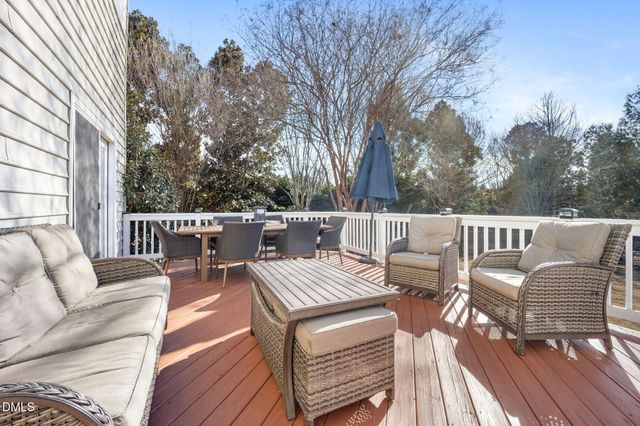 5516 Colonial Oaks Drive, Apex, NC 27539