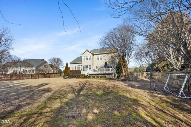 5516 Colonial Oaks Drive, Apex, NC 27539