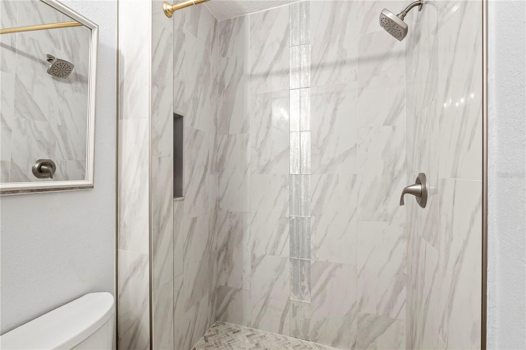 Image 29 of property listing at 815 W LOWRY LANE, Tampa, FL 33604