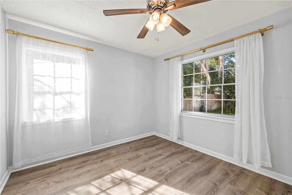 Image 35 of property listing at 815 W LOWRY LANE, Tampa, FL 33604