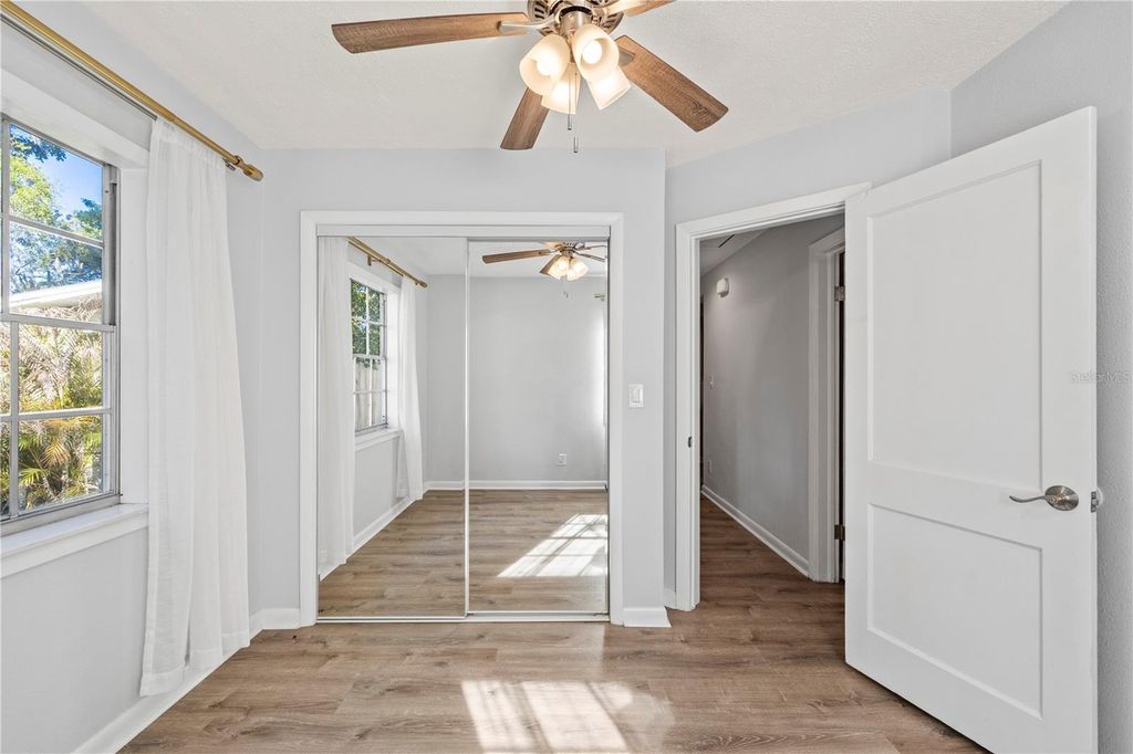 Image 36 of property listing at 815 W LOWRY LANE, Tampa, FL 33604