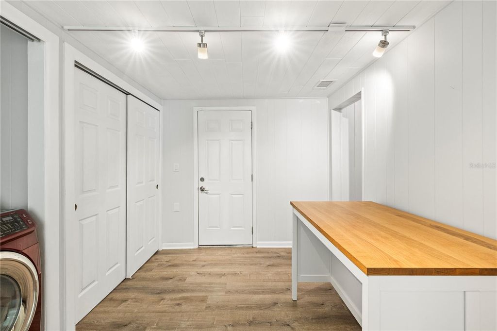 Image 39 of property listing at 815 W LOWRY LANE, Tampa, FL 33604