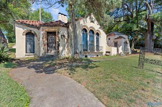 280 Gunter Avenue, Guntersville, AL 35976