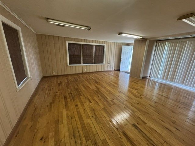 937 Montgomery Avenue, Aurora, IL 60506