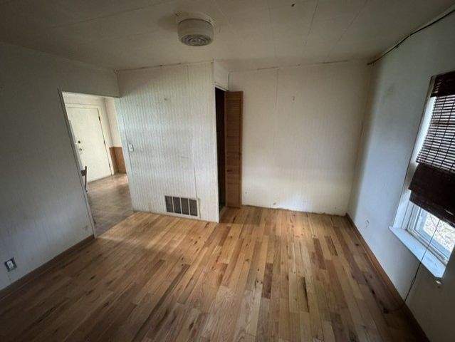 937 Montgomery Avenue, Aurora, IL 60506