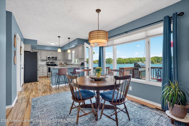 1005 W Geneva Drive, Dewitt, MI 48820