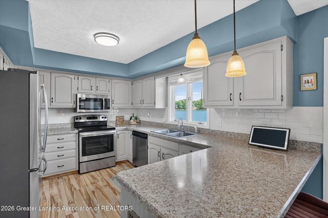 1005 W Geneva Drive, Dewitt, MI 48820