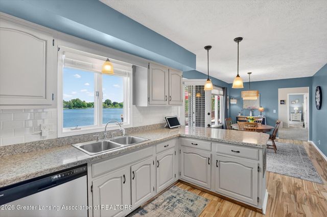 1005 W Geneva Drive, Dewitt, MI 48820