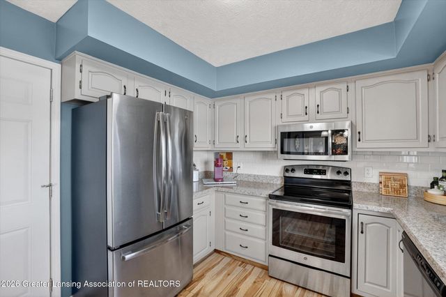 1005 W Geneva Drive, Dewitt, MI 48820