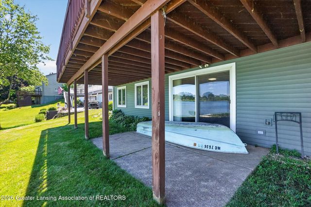 1005 W Geneva Drive, Dewitt, MI 48820