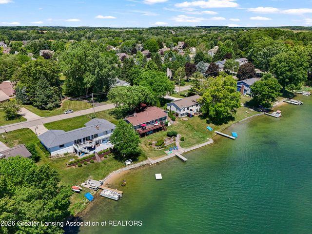 1005 W Geneva Drive, Dewitt, MI 48820