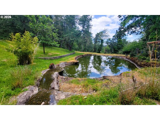 86131 CHEROKEE Dr, Eugene, OR 97402