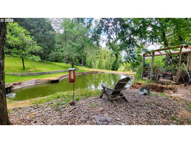 86131 CHEROKEE Dr, Eugene, OR 97402