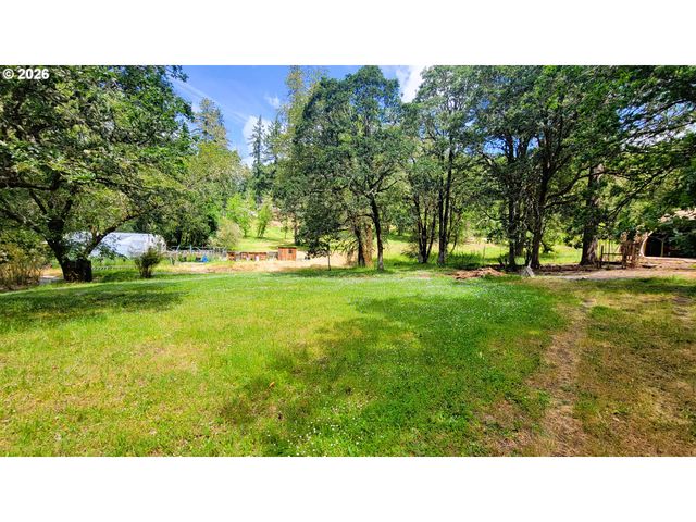 86131 CHEROKEE Dr, Eugene, OR 97402