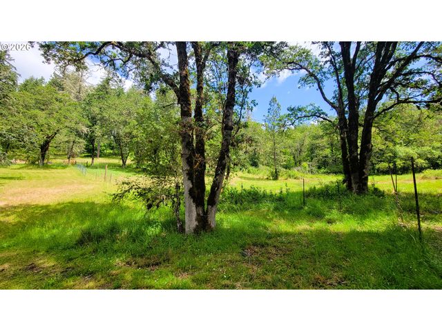 86131 CHEROKEE Dr, Eugene, OR 97402