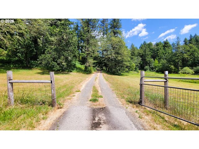 86131 CHEROKEE Dr, Eugene, OR 97402