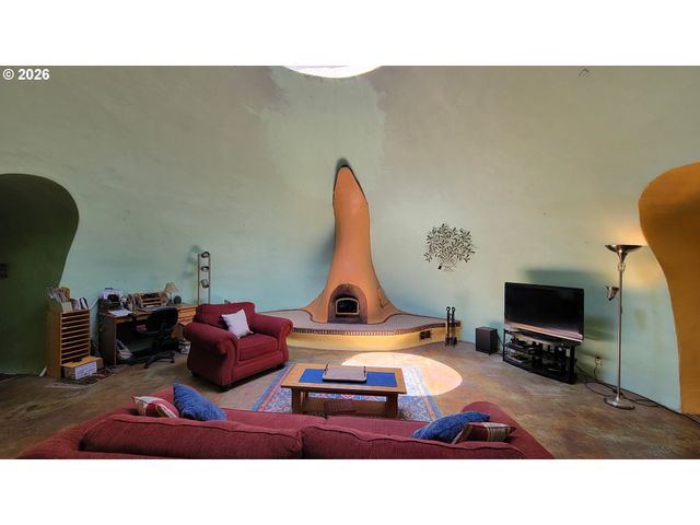 86131 CHEROKEE Dr, Eugene, OR 97402