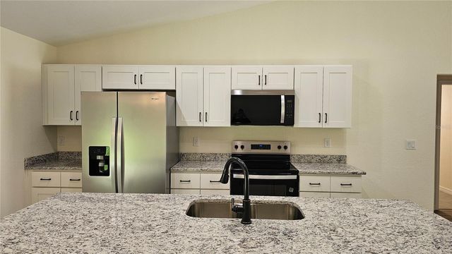 6 BAY PASS TERRACE, Ocklawaha, FL 32179